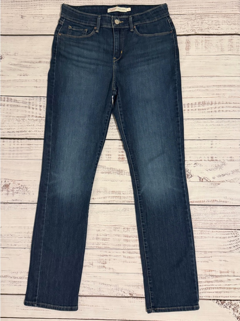 Levi Strauss Signature Size 6M Mid Rise Straight Leg Women’s Classic Blue Jeans